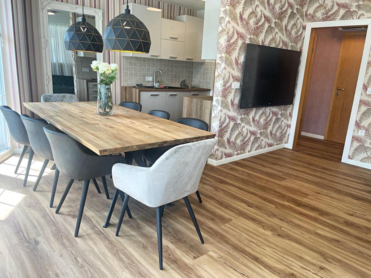 Vila Urbana Luxury Apartments Лесце Екстериор снимка