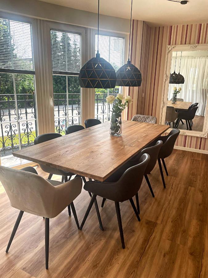 Vila Urbana Luxury Apartments Лесце Екстериор снимка