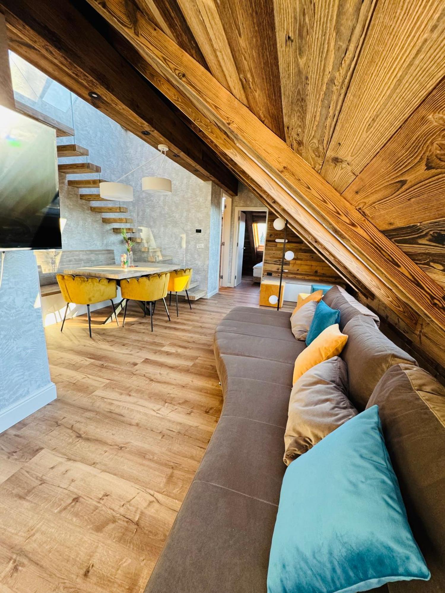 Vila Urbana Luxury Apartments Лесце Екстериор снимка