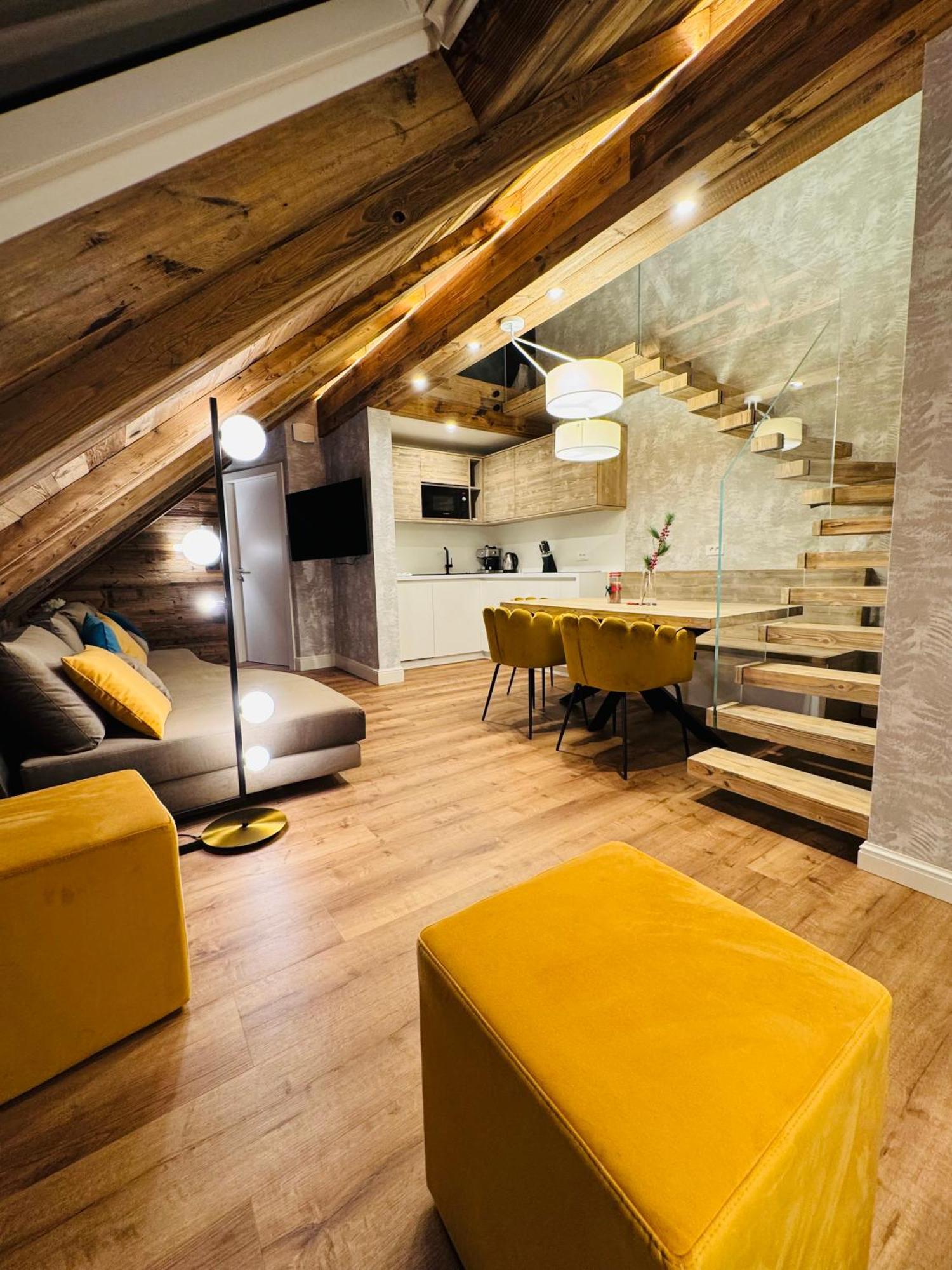 Vila Urbana Luxury Apartments Лесце Екстериор снимка