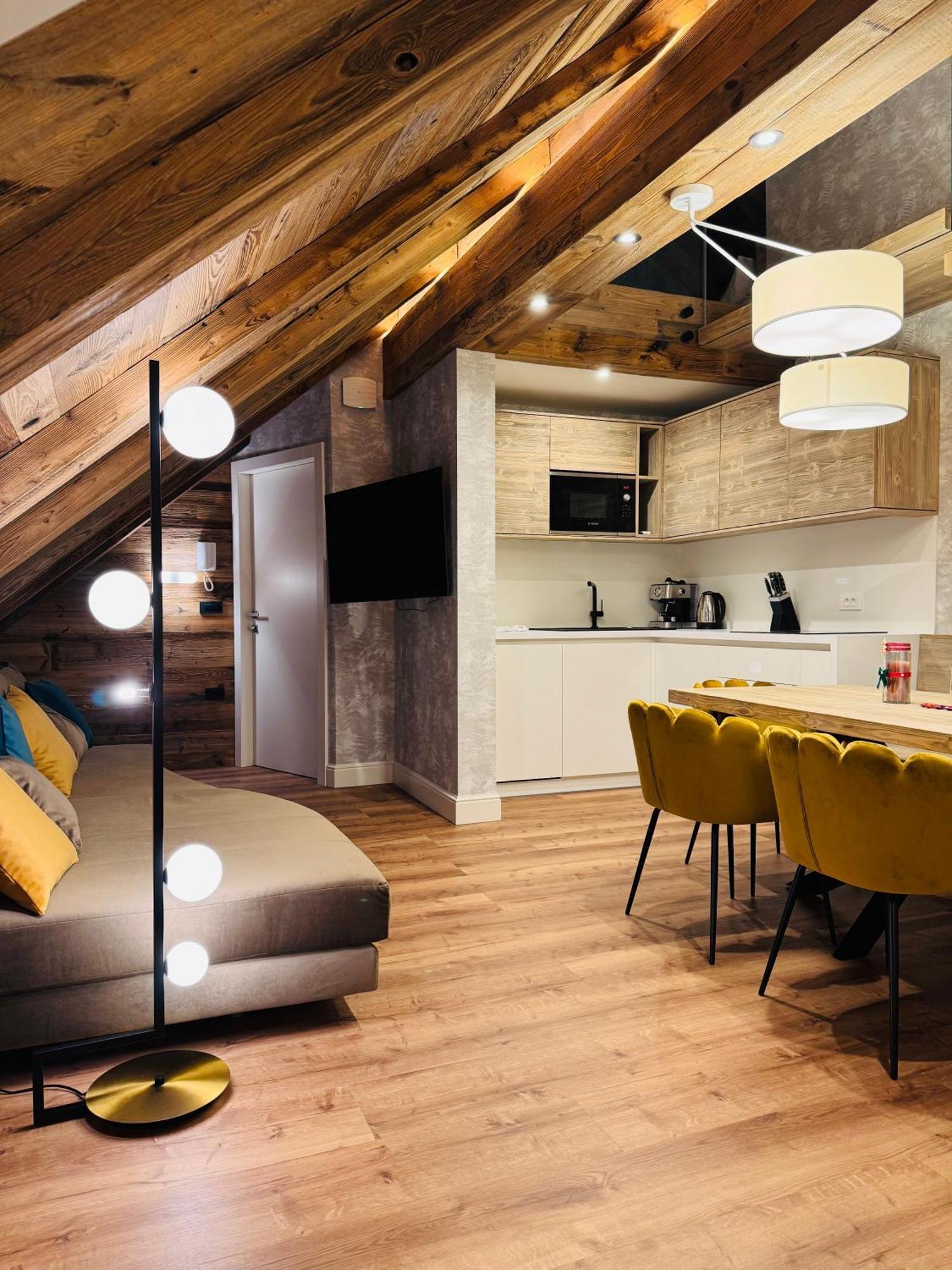 Vila Urbana Luxury Apartments Лесце Екстериор снимка